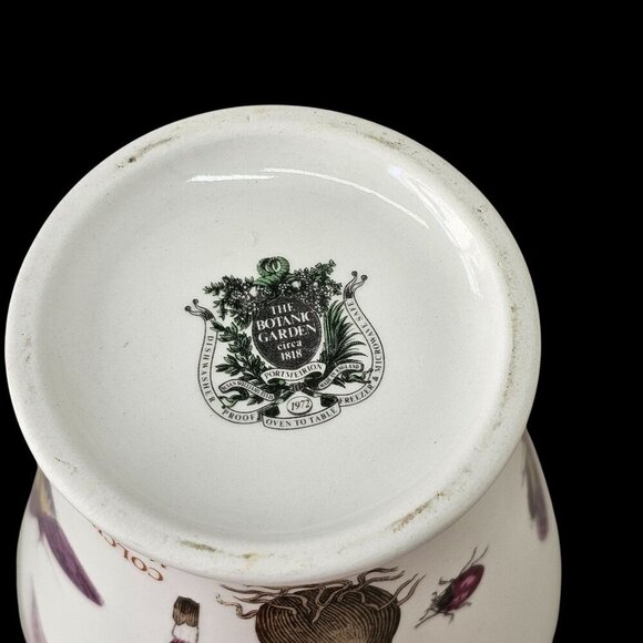 Portmeirion Botanic Garden 70s Small Urn Purple Colchicum Plant on White - Picture 7 of 7